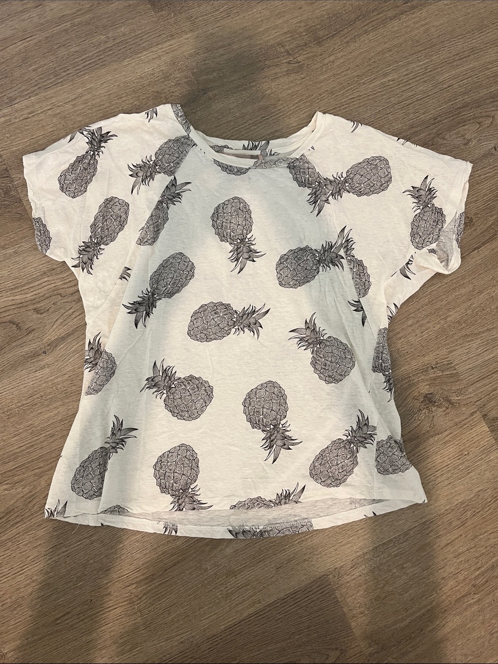 White Pineapple Print Short Sleeve Top